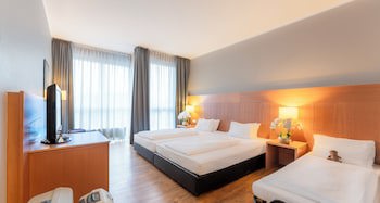 PLAZA Premium Koln galeri fotoğrafı