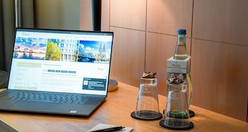 PLAZA Premium Koln galeri fotoğrafı