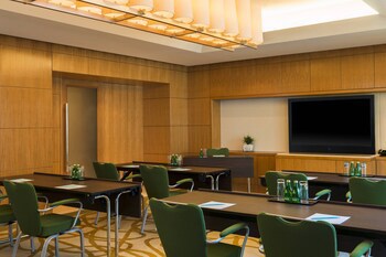 Four Points By Sheraton Sheikh Zayed Road, Dubai
