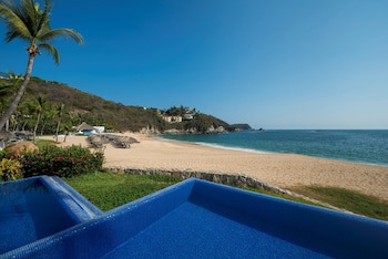 Camino Real Zaashila Huatulco