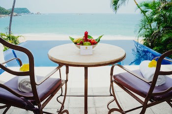Camino Real Zaashila Huatulco