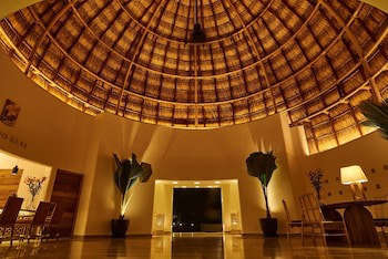 Camino Real Zaashila Huatulco