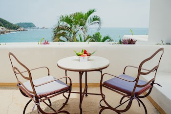 Camino Real Zaashila Huatulco