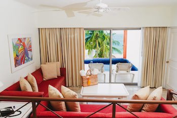 Camino Real Zaashila Huatulco
