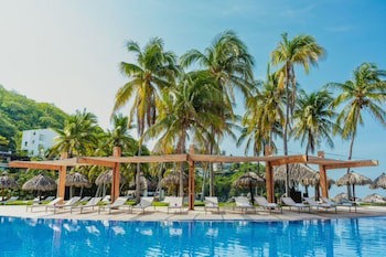 Camino Real Zaashila Huatulco