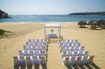 Camino Real Zaashila Huatulco