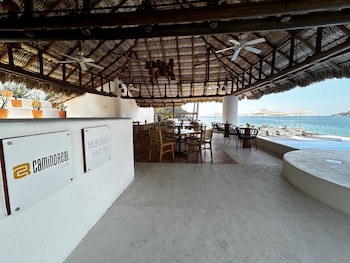 Camino Real Zaashila Huatulco