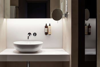 Alexandra Barcelona Hotel, Curio Collection By Hilton