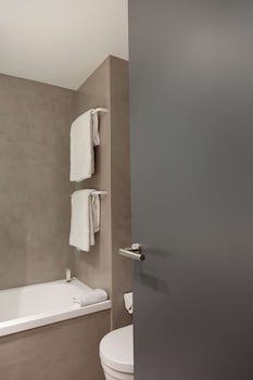 Alexandra Barcelona Hotel, Curio Collection By Hilton