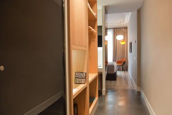 Alexandra Barcelona Hotel, Curio Collection By Hilton