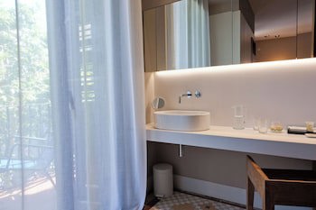 Alexandra Barcelona Hotel, Curio Collection By Hilton
