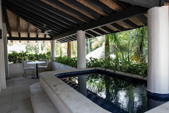 Thompson Zihuatanejo, A Beach Resort, By Hyatt