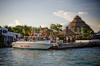 Casa Del Mar Cozumel Hotel & Dive Resort