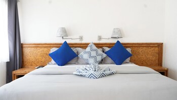 Buena Vista Oceanfront & Hot Springs Resort