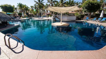 Buena Vista Oceanfront & Hot Springs Resort