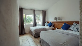 Buena Vista Oceanfront & Hot Springs Resort