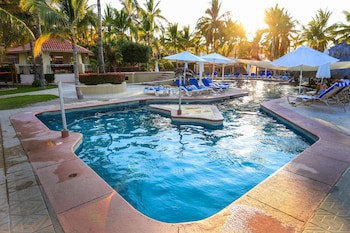 Buena Vista Oceanfront & Hot Springs Resort