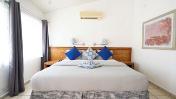 Buena Vista Oceanfront & Hot Springs Resort