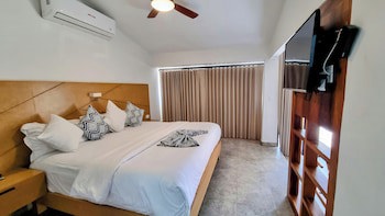 Buena Vista Oceanfront & Hot Springs Resort