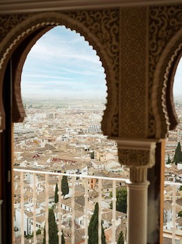 Alhambra Palace Hotel