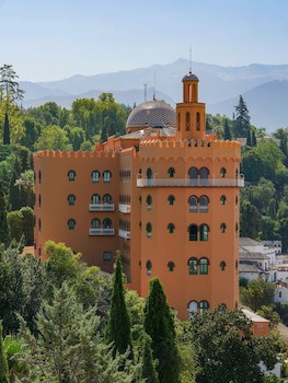 Alhambra Palace Hotel
