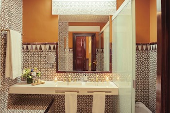 Alhambra Palace Hotel
