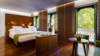 Alhambra Palace Hotel