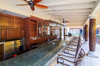 Windward Passage Hotel