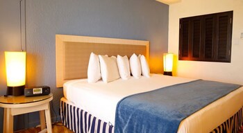 Windward Passage Hotel