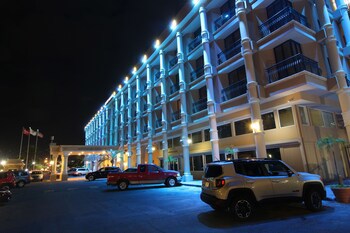 Windward Passage Hotel