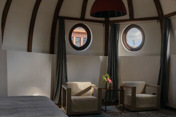 The Monopol Hotel