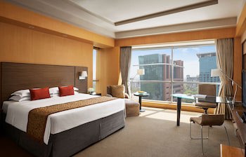 Grand Hyatt Mumbai Hotel And Serviced Apartments
