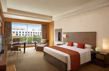 Grand Hyatt Mumbai Hotel And Serviced Apartments