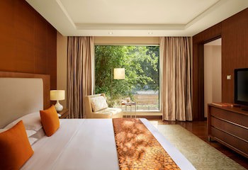 Grand Hyatt Mumbai Hotel And Serviced Apartments