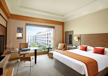 Grand Hyatt Mumbai Hotel And Serviced Apartments