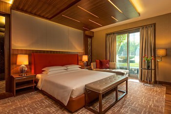 Grand Hyatt Mumbai Hotel And Serviced Apartments
