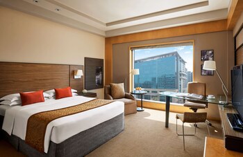 Grand Hyatt Mumbai Hotel And Serviced Apartments