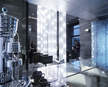 Grand Hyatt Mumbai Hotel And Serviced Apartments