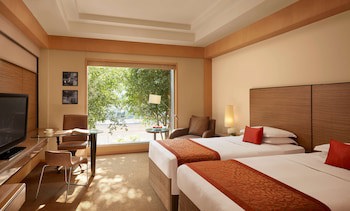 Grand Hyatt Mumbai Hotel And Serviced Apartments