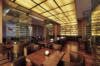 Grand Hyatt Mumbai Hotel And Serviced Apartments