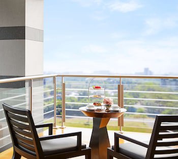 Grand Hyatt Mumbai Hotel And Serviced Apartments