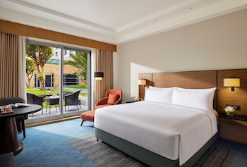 Grand Hyatt Mumbai Hotel And Serviced Apartments