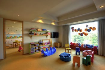 Grand Hyatt Mumbai Hotel And Serviced Apartments