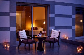 Grand Hyatt Mumbai Hotel And Serviced Apartments