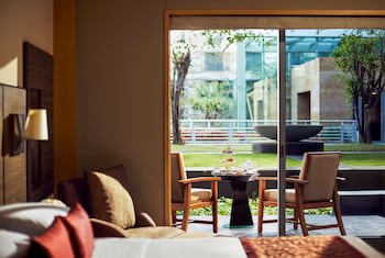 Grand Hyatt Mumbai Hotel And Serviced Apartments