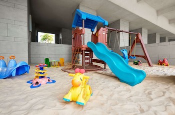 Grand Hyatt Mumbai Hotel And Serviced Apartments