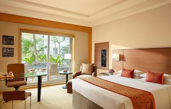 Grand Hyatt Mumbai Hotel And Serviced Apartments