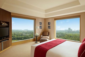 Grand Hyatt Mumbai Hotel And Serviced Apartments