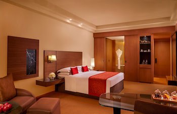 Grand Hyatt Mumbai Hotel And Serviced Apartments