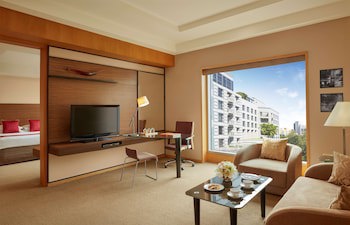 Grand Hyatt Mumbai Hotel And Serviced Apartments